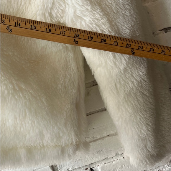 Sunice Cream Teddy Faux-Fur Jacket polar look - Picture 9 of 11